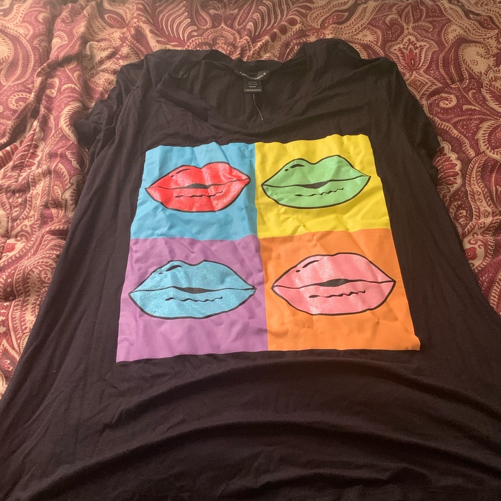 Black t-shirt